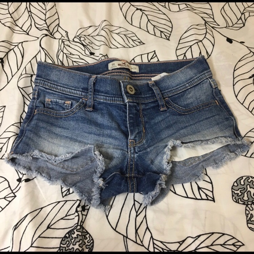 Hollister Short Shorts, 00 W23 Lightly Worn!